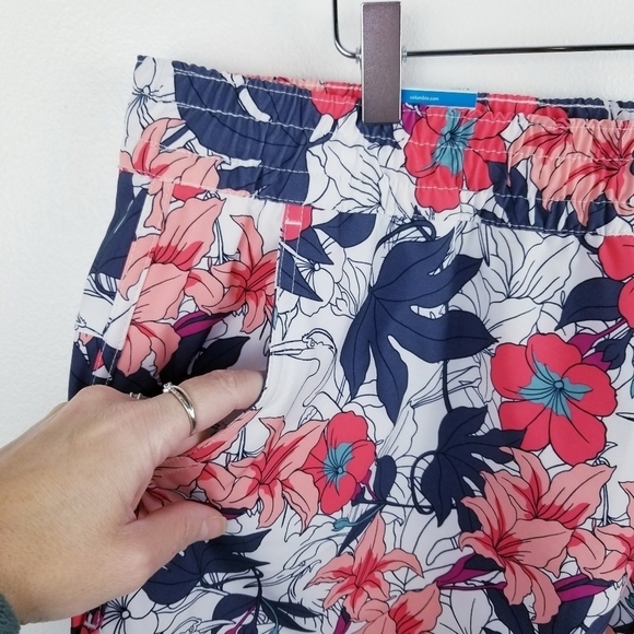 Columbia Bogata Bay Stretch Floral Printed Shorts NWT size XL - Picture 10 of 15